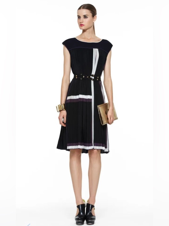 BCBGMaxAzria Dresses & Skirts - BCBGMaxAzria Pleated Dress